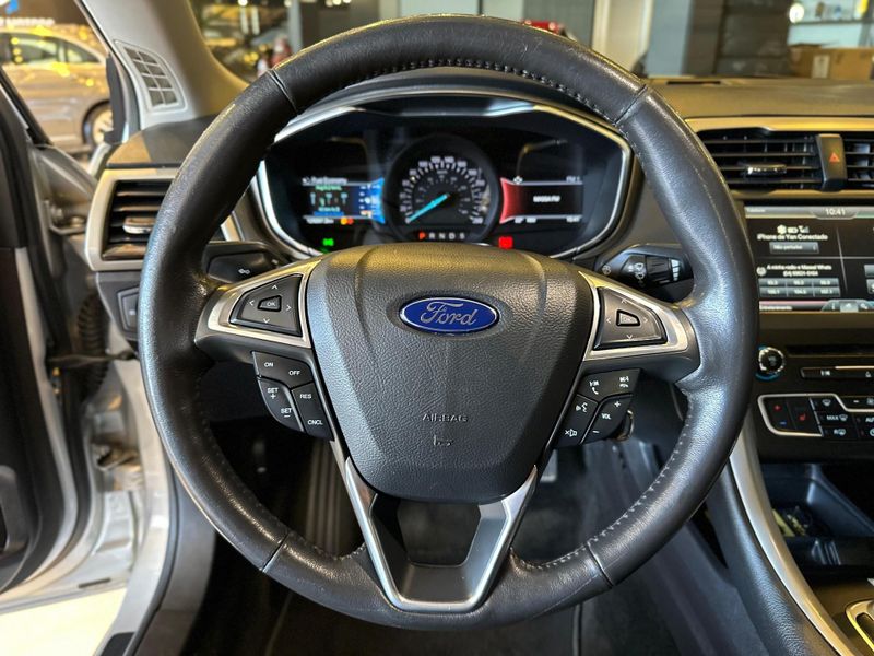 Ford Fusion 2.5L I-VCT Flex Aut. 2015/2016 CONCEPT MOTORS PASSO FUNDO / Carros no Vale