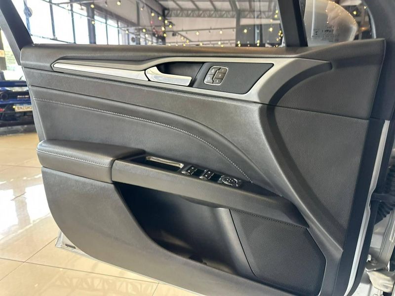 Ford Fusion Titanium 2.0 GTDI Eco Awd Aut. 2013/2014 CONCEPT MOTORS PASSO FUNDO / Carros no Vale