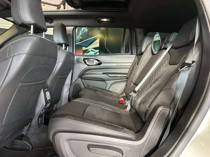 Jeep Commander BlackHawk 2.0 4×4 TB Aut 2024/2025 CONCEPT MOTORS PASSO FUNDO / Carros no Vale