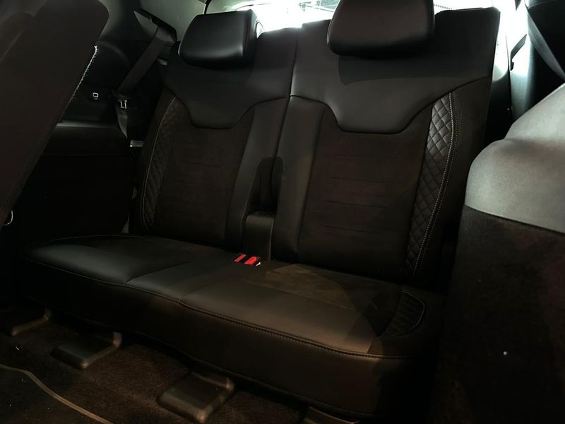 Jeep Commander BlackHawk 2.0 4×4 TB Aut 2024/2025 CONCEPT MOTORS PASSO FUNDO / Carros no Vale