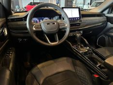 Jeep Commander BlackHawk 2.0 4×4 TB Aut 2024/2025 CONCEPT MOTORS PASSO FUNDO / Carros no Vale