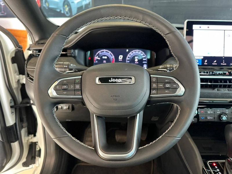 Jeep Commander BlackHawk 2.0 4×4 TB Aut 2024/2025 CONCEPT MOTORS PASSO FUNDO / Carros no Vale