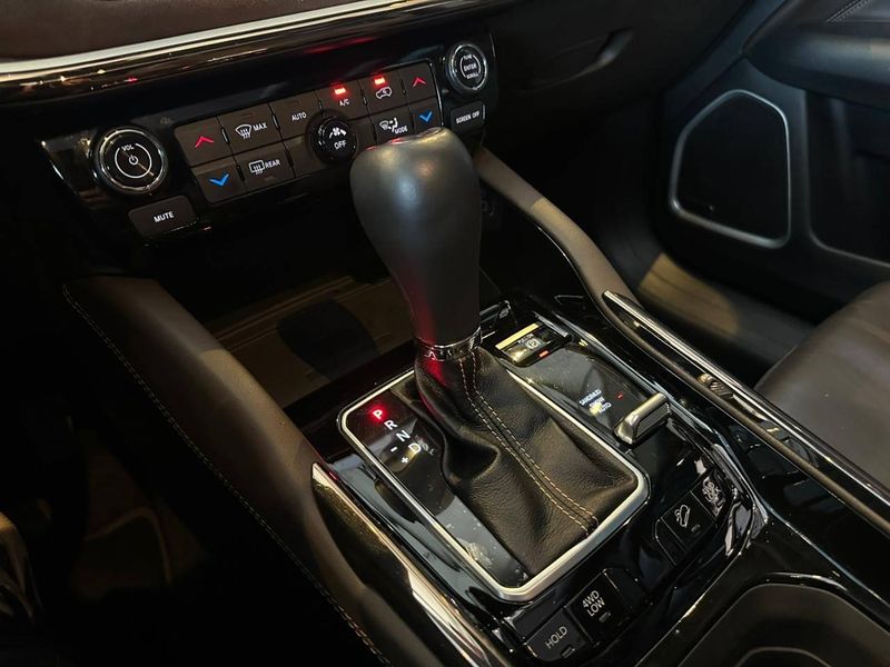 Jeep Commander Overl TD380 2.0 4×4 Die Aut. 2022/2023 CONCEPT MOTORS PASSO FUNDO / Carros no Vale