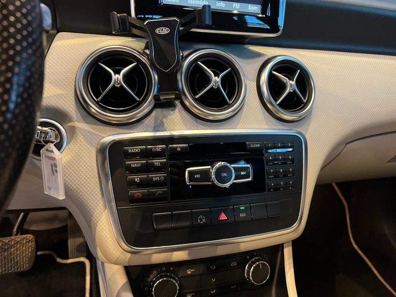 Mercedes-Benz Classe A A 200 1.6 TB 16V Urban 156cv Aut. 2013/2013 CONCEPT MOTORS PASSO FUNDO / Carros no Vale Mercedes-Benz Classe A A 200 1.6 TB 16V Urban 156cv Aut. 2013/2013 CONCEPT MOTORS PASSO FUNDO / Carros no Vale