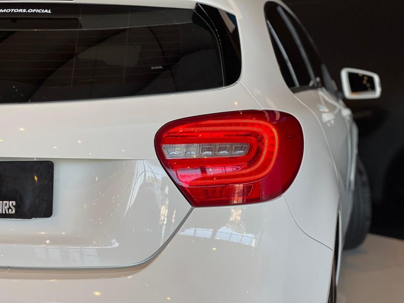 Mercedes-Benz Classe A A 200 1.6 TB 16V Urban 156cv Aut. 2013/2013 CONCEPT MOTORS PASSO FUNDO / Carros no Vale Mercedes-Benz Classe A A 200 1.6 TB 16V Urban 156cv Aut. 2013/2013 CONCEPT MOTORS PASSO FUNDO / Carros no Vale