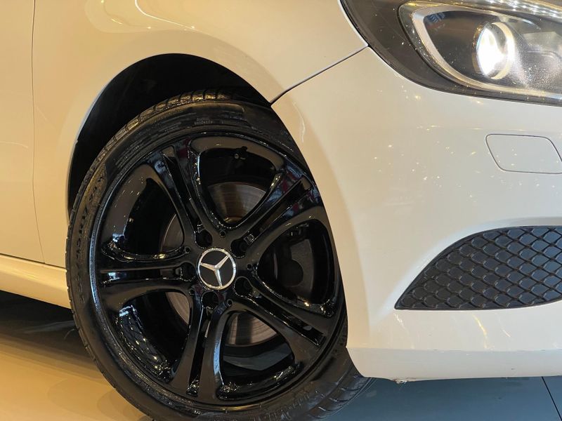 Mercedes-Benz Classe A A 200 1.6 TB 16V Urban 156cv Aut. 2013/2013 CONCEPT MOTORS PASSO FUNDO / Carros no Vale Mercedes-Benz Classe A A 200 1.6 TB 16V Urban 156cv Aut. 2013/2013 CONCEPT MOTORS PASSO FUNDO / Carros no Vale