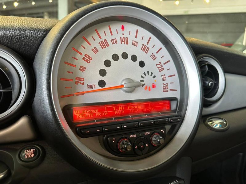 Mini Cooper One ONE 1.6 Aut. 2013/2013 CONCEPT MOTORS PASSO FUNDO / Carros no Vale