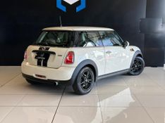 Mini Cooper One ONE 1.6 Aut. 2013/2013 CONCEPT MOTORS PASSO FUNDO / Carros no Vale