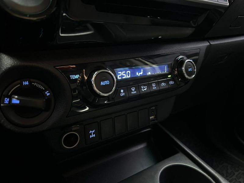 Toyota Hilux CD SR 4×4 2.8 TDI Diesel Aut. 2019/2019 CONCEPT MOTORS PASSO FUNDO / Carros no Vale Toyota Hilux CD SR 4×4 2.8 TDI Diesel Aut. 2019/2019 CONCEPT MOTORS PASSO FUNDO / Carros no Vale