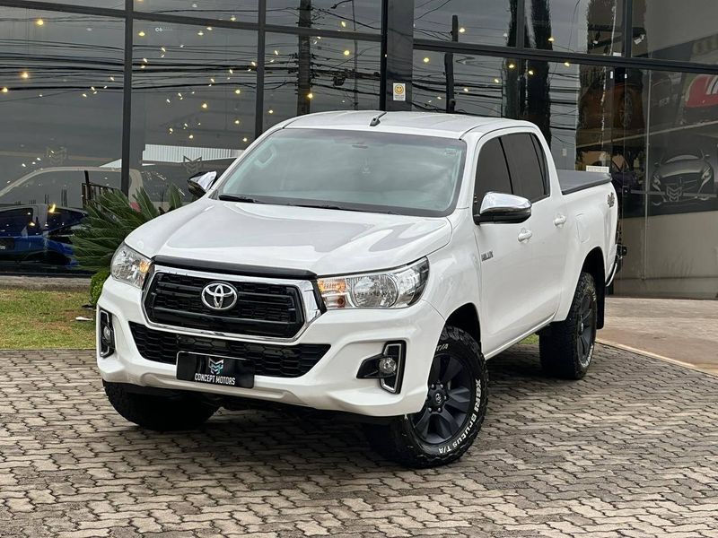 Toyota Hilux CD SR 4×4 2.8 TDI Diesel Aut. 2019/2019 CONCEPT MOTORS PASSO FUNDO / Carros no Vale Toyota Hilux CD SR 4×4 2.8 TDI Diesel Aut. 2019/2019 CONCEPT MOTORS PASSO FUNDO / Carros no Vale