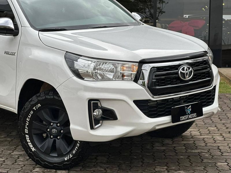Toyota Hilux CD SR 4×4 2.8 TDI Diesel Aut. 2019/2019 CONCEPT MOTORS PASSO FUNDO / Carros no Vale Toyota Hilux CD SR 4×4 2.8 TDI Diesel Aut. 2019/2019 CONCEPT MOTORS PASSO FUNDO / Carros no Vale