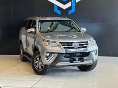 Toyota Hilux SW4 SR 4×2 2.7/ 2.7 Flex 16V Aut. 2016/2017 CONCEPT MOTORS PASSO FUNDO / Carros no Vale