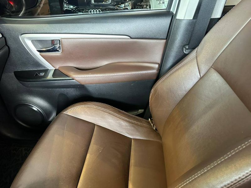 Toyota Hilux SW4 SR 4×2 2.7/ 2.7 Flex 16V Aut. 2016/2017 CONCEPT MOTORS PASSO FUNDO / Carros no Vale