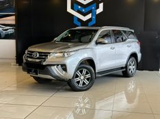 Toyota Hilux SW4 SR 4×2 2.7/ 2.7 Flex 16V Aut. 2016/2017 CONCEPT MOTORS PASSO FUNDO / Carros no Vale