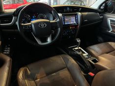 Toyota Hilux SW4 SR 4×2 2.7/ 2.7 Flex 16V Aut. 2016/2017 CONCEPT MOTORS PASSO FUNDO / Carros no Vale