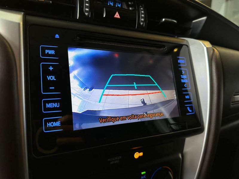 Toyota Hilux SW4 SR 4×2 2.7/ 2.7 Flex 16V Aut. 2016/2017 CONCEPT MOTORS PASSO FUNDO / Carros no Vale