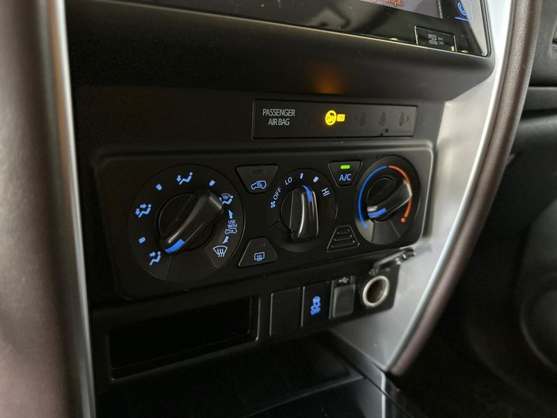 Toyota Hilux SW4 SR 4×2 2.7/ 2.7 Flex 16V Aut. 2016/2017 CONCEPT MOTORS PASSO FUNDO / Carros no Vale