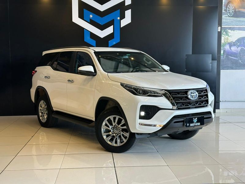 Toyota Hilux SW4 SRV 4×2 2.7 Flex 16V Aut. 2020/2021 CONCEPT MOTORS PASSO FUNDO / Carros no Vale