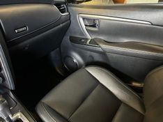 Toyota Hilux SW4 SRV 4×2 2.7 Flex 16V Aut. 2020/2021 CONCEPT MOTORS PASSO FUNDO / Carros no Vale