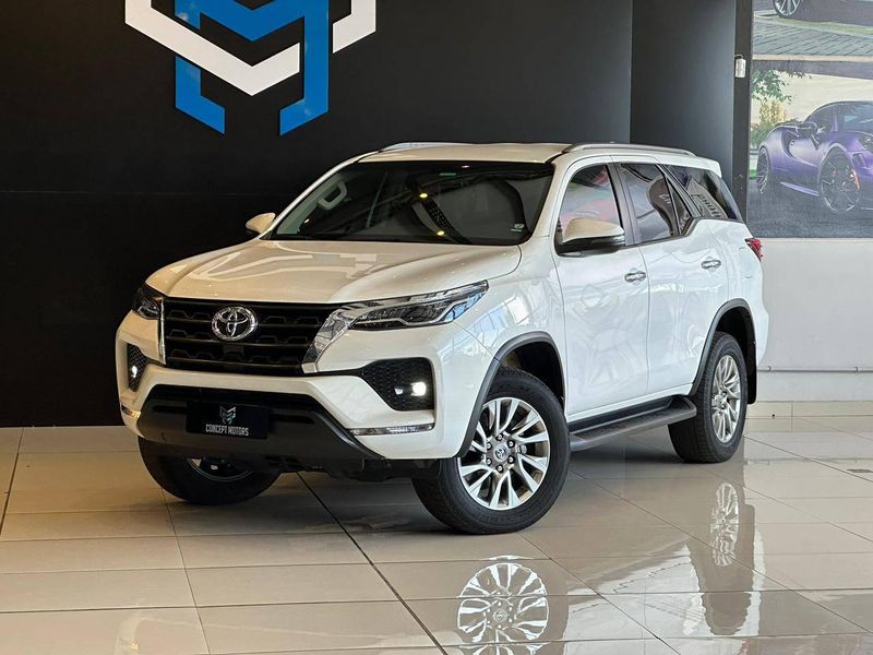 Toyota Hilux SW4 SRV 4×2 2.7 Flex 16V Aut. 2020/2021 CONCEPT MOTORS PASSO FUNDO / Carros no Vale