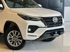 Toyota Hilux SW4 SRV 4×2 2.7 Flex 16V Aut. 2020/2021 CONCEPT MOTORS PASSO FUNDO / Carros no Vale