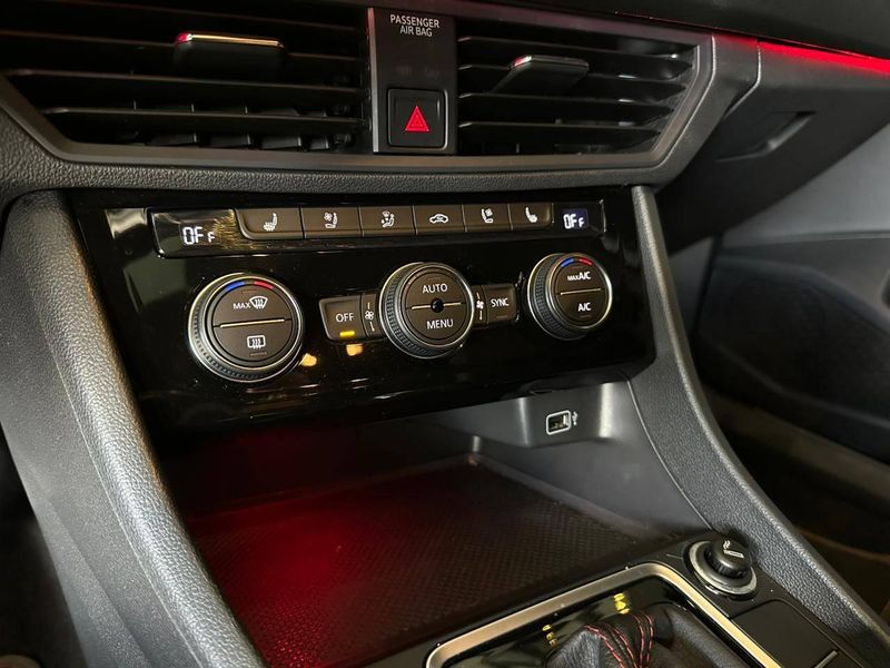 Volkswagen Jetta GLI 350 TSI 2.0 16V 4p Aut. 2019/2019 CONCEPT MOTORS PASSO FUNDO / Carros no Vale