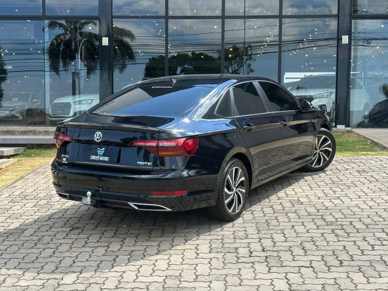 Volkswagen Jetta R-Line 250 TSI 1.4 Flex 16V Aut. 2019/2019 CONCEPT MOTORS PASSO FUNDO / Carros no Vale