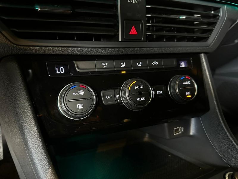 Volkswagen Jetta R-Line 250 TSI 1.4 Flex 16V Aut. 2019/2019 CONCEPT MOTORS PASSO FUNDO / Carros no Vale