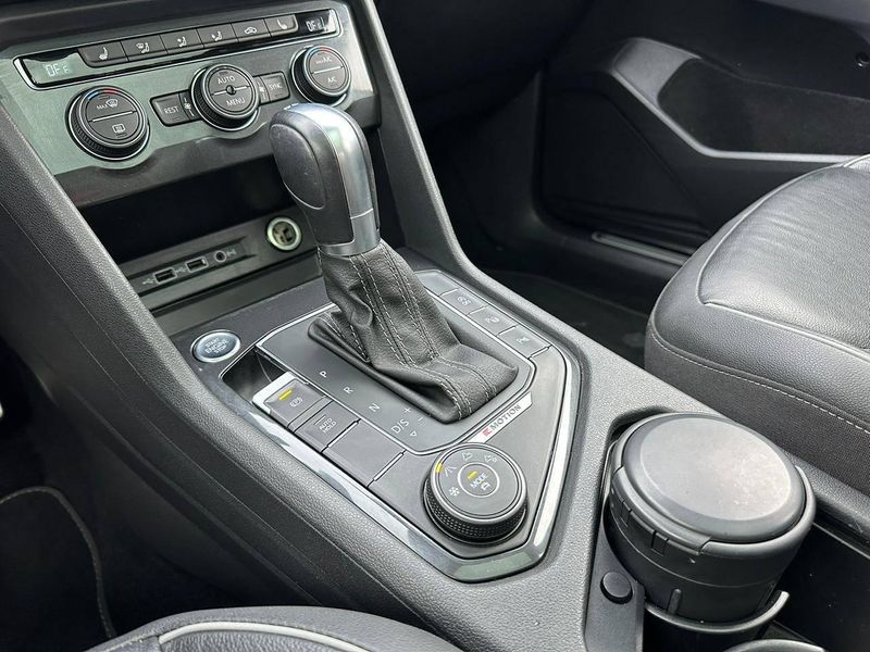 Volkswagen Tiguan Allspac R-Line 350 TSI 2.0 4×4 2019/2019 CONCEPT MOTORS PASSO FUNDO / Carros no Vale Volkswagen Tiguan Allspac R-Line 350 TSI 2.0 4×4 2019/2019 CONCEPT MOTORS PASSO FUNDO / Carros no Vale