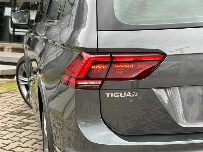 Volkswagen Tiguan Allspac R-Line 350 TSI 2.0 4×4 2019/2019 CONCEPT MOTORS PASSO FUNDO / Carros no Vale Volkswagen Tiguan Allspac R-Line 350 TSI 2.0 4×4 2019/2019 CONCEPT MOTORS PASSO FUNDO / Carros no Vale