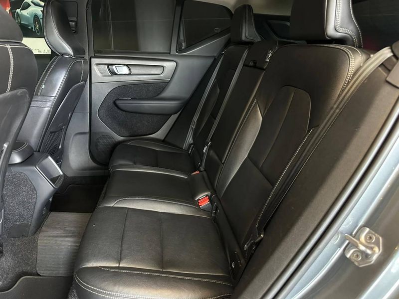 Volvo XC40 T-4 2.0 190cv FWD 2018/2019 CONCEPT MOTORS PASSO FUNDO / Carros no Vale