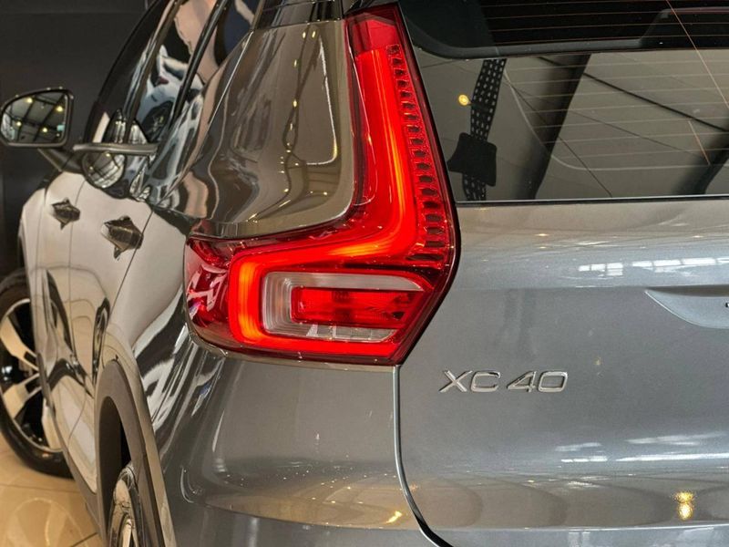 Volvo XC40 T-4 2.0 190cv FWD 2018/2019 CONCEPT MOTORS PASSO FUNDO / Carros no Vale