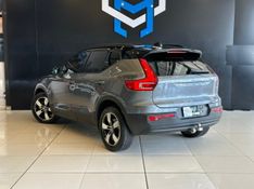 Volvo XC40 T-4 2.0 190cv FWD 2018/2019 CONCEPT MOTORS PASSO FUNDO / Carros no Vale