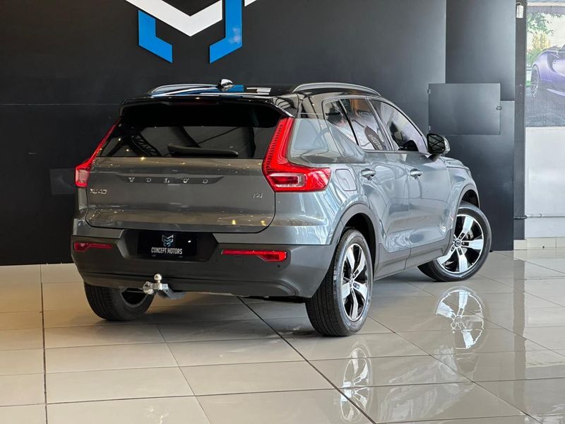 Volvo XC40 T-4 2.0 190cv FWD 2018/2019 CONCEPT MOTORS PASSO FUNDO / Carros no Vale