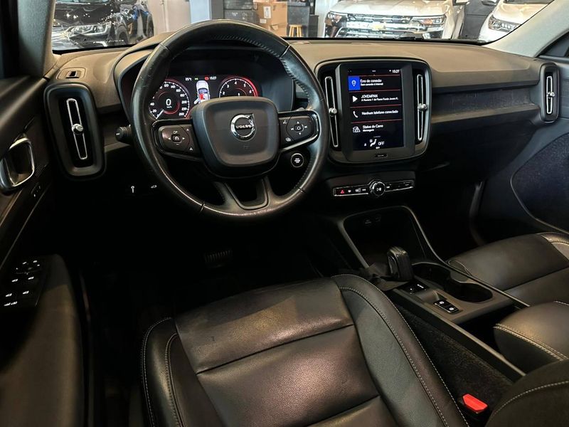 Volvo XC40 T-4 2.0 190cv FWD 2018/2019 CONCEPT MOTORS PASSO FUNDO / Carros no Vale