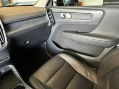 Volvo XC40 T-4 2.0 190cv FWD 2018/2019 CONCEPT MOTORS PASSO FUNDO / Carros no Vale