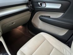 Volvo XC40 T-4 MOMENTUM 2.0 190cv FWD 2020/2020 CONCEPT MOTORS PASSO FUNDO / Carros no Vale