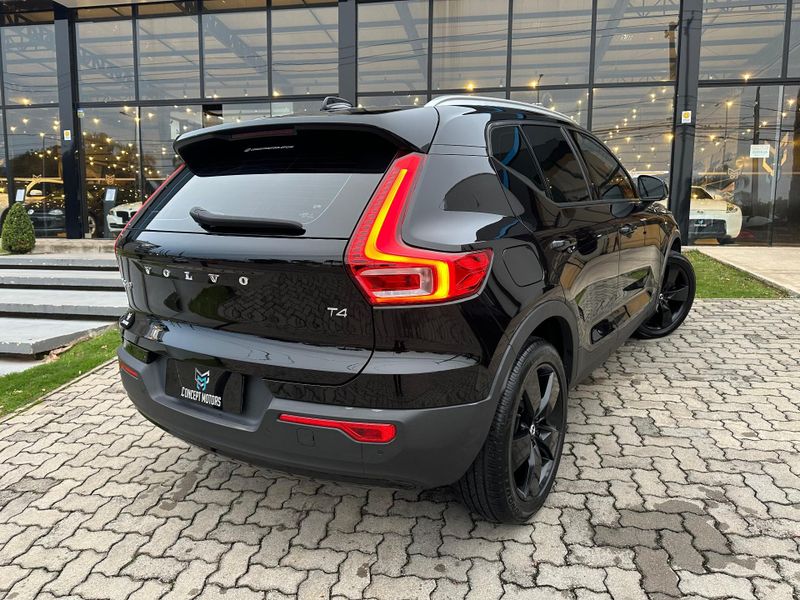 Volvo XC40 T-4 MOMENTUM 2.0 190cv FWD 2020/2020 CONCEPT MOTORS PASSO FUNDO / Carros no Vale