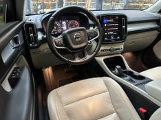 Volvo XC40 T-4 MOMENTUM 2.0 190cv FWD 2020/2020 CONCEPT MOTORS PASSO FUNDO / Carros no Vale