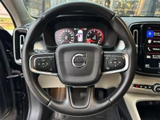 Volvo XC40 T-4 MOMENTUM 2.0 190cv FWD 2020/2020 CONCEPT MOTORS PASSO FUNDO / Carros no Vale
