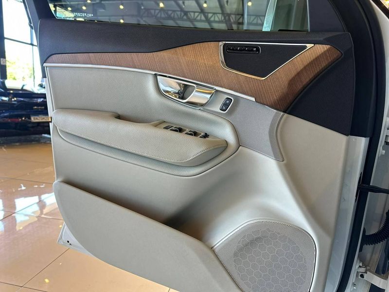 Volvo XC90 T-8 INSC EXPRESS 2.0 (HÃbrido) 2021/2022 CONCEPT MOTORS PASSO FUNDO / Carros no Vale Volvo XC90 T-8 INSC EXPRESS 2.0 (HÃbrido) 2021/2022 CONCEPT MOTORS PASSO FUNDO / Carros no Vale