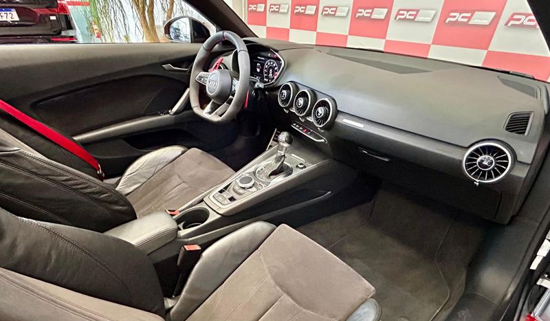 Audi TT Roadster 2.0 16v TFSI S-Tronic 2015/2016 PC VEÍCULOS SANTA CRUZ DO SUL / Carros no Vale
