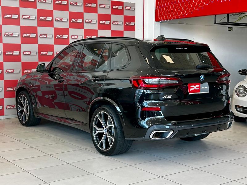BMW X5 XDRIVE 45e 3.0 M.Sport (Híb.) 2022/2023 PC VEÍCULOS SANTA CRUZ DO SUL / Carros no Vale