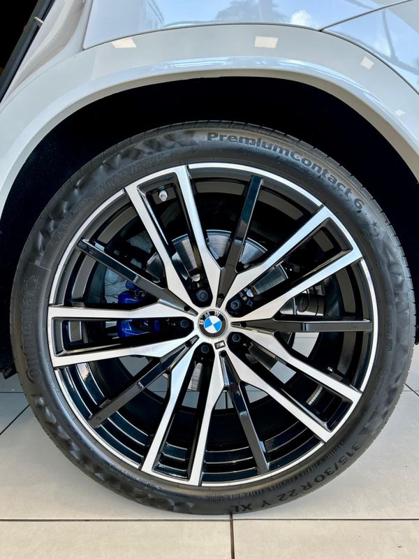 BMW X6 XDRIVE 40i M Sport 3.0 Bi-Turbo 2023/2024 PC VEÍCULOS SANTA CRUZ DO SUL / Carros no Vale