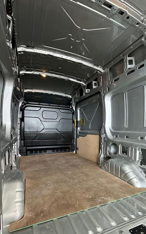 Ford TRANSIT Furgão 2.0 Longo Turbo 2022/2023 PC VEÍCULOS SANTA CRUZ DO SUL / Carros no Vale