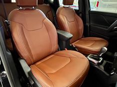 Jeep Renegade SAHARA T270 1.3 TB 4×2 2024/2025 PC VEÍCULOS SANTA CRUZ DO SUL / Carros no Vale