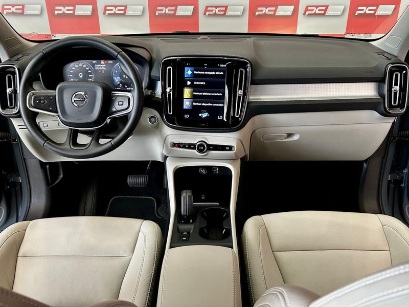 Volvo XC 40 T-4 MOMENTUM 2.0 190cv FWD 2020/2020 PC VEÍCULOS SANTA CRUZ DO SUL / Carros no Vale Volvo XC 40 T-4 MOMENTUM 2.0 190cv FWD 2020/2020 PC VEÍCULOS SANTA CRUZ DO SUL / Carros no Vale