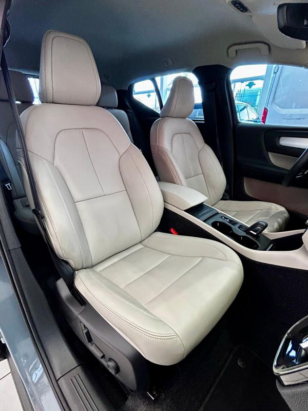 Volvo XC 40 T-4 MOMENTUM 2.0 190cv FWD 2020/2020 PC VEÍCULOS SANTA CRUZ DO SUL / Carros no Vale Volvo XC 40 T-4 MOMENTUM 2.0 190cv FWD 2020/2020 PC VEÍCULOS SANTA CRUZ DO SUL / Carros no Vale