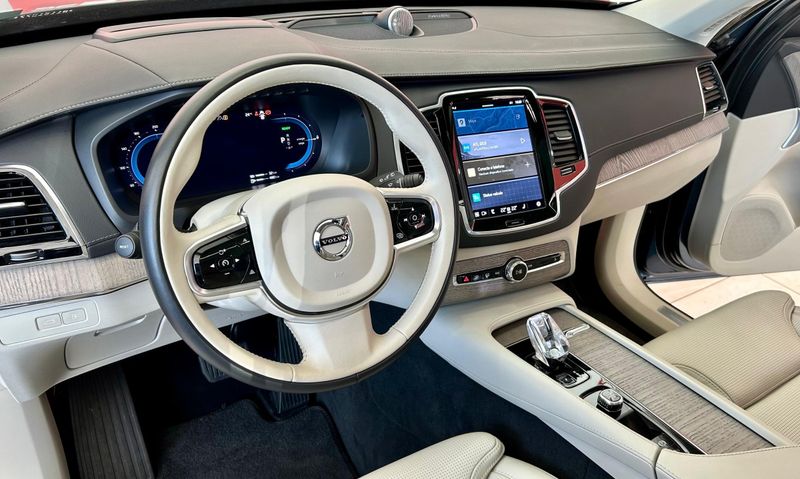 Volvo XC 90 T-8 Ultimate 2.0 AWD (Híbrido) 2023/2024 PC VEÍCULOS SANTA CRUZ DO SUL / Carros no Vale Volvo XC 90 T-8 Ultimate 2.0 AWD (Híbrido) 2023/2024 PC VEÍCULOS SANTA CRUZ DO SUL / Carros no Vale
