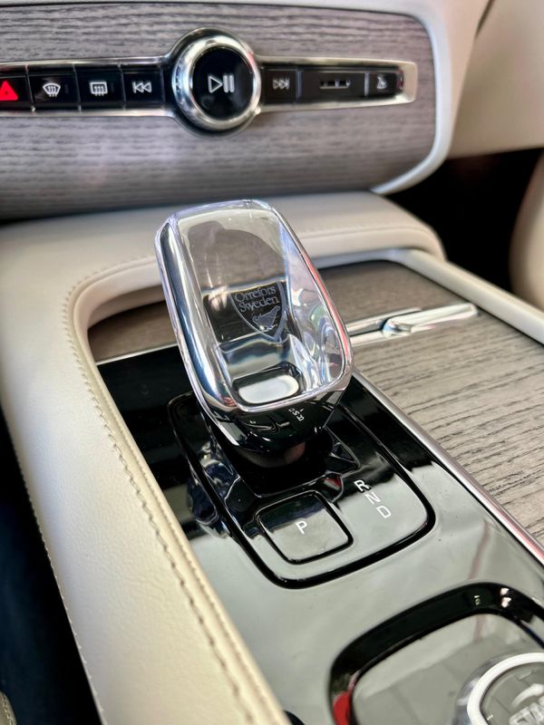 Volvo XC 90 T-8 Ultimate 2.0 AWD (Híbrido) 2023/2024 PC VEÍCULOS SANTA CRUZ DO SUL / Carros no Vale Volvo XC 90 T-8 Ultimate 2.0 AWD (Híbrido) 2023/2024 PC VEÍCULOS SANTA CRUZ DO SUL / Carros no Vale